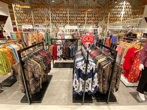 SOGO GROUP .